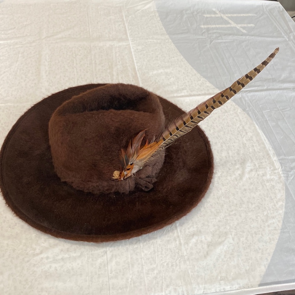 BEAUTIFUL BILTMORE GRAND BEAVER COWBOY HAT / WITH PEACOCK FEATHER